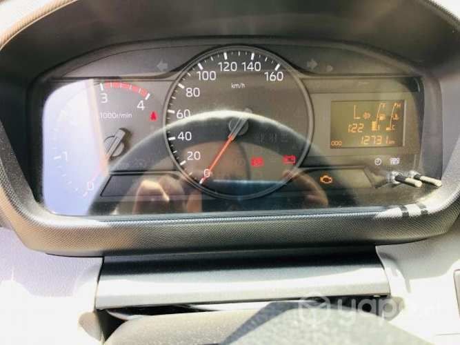 Camión Hino 817 2021 impecable 5.000 kg