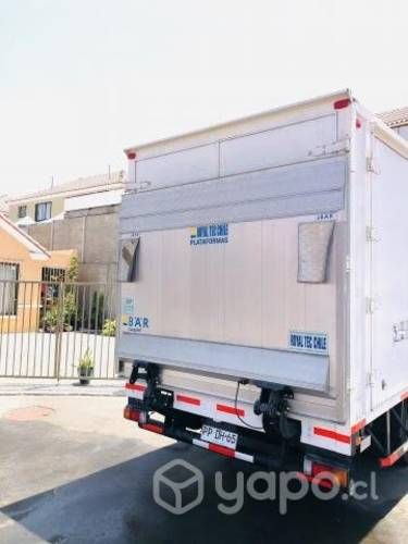 Camión Hino 817 2021 impecable 5.000 kg