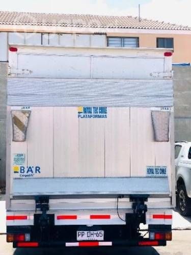 Camión Hino 817 2021 impecable 5.000 kg