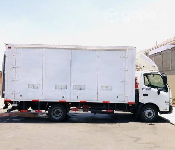 Camión Hino 817 2021 impecable 5.000 kg