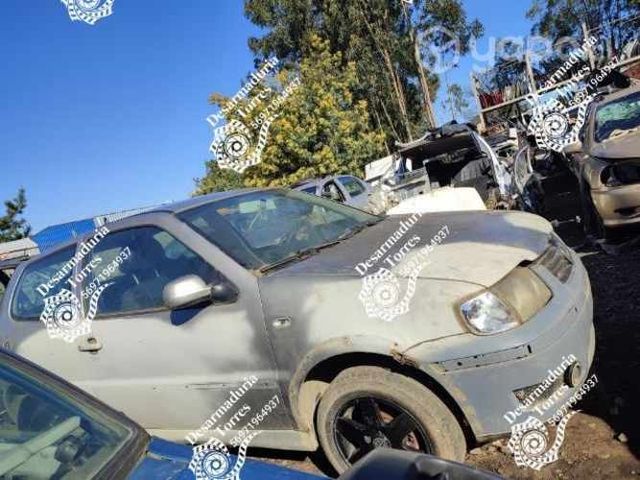 Puerta derecha Volkswagen polo 2001 hb