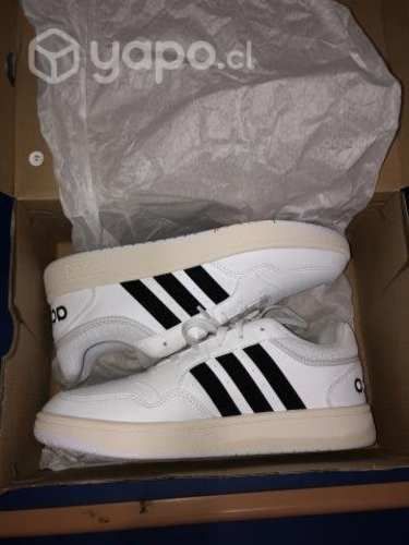 ADIDAS NUEVAS talla 41