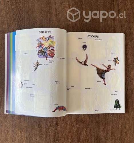 Libro sticker Marvel comics