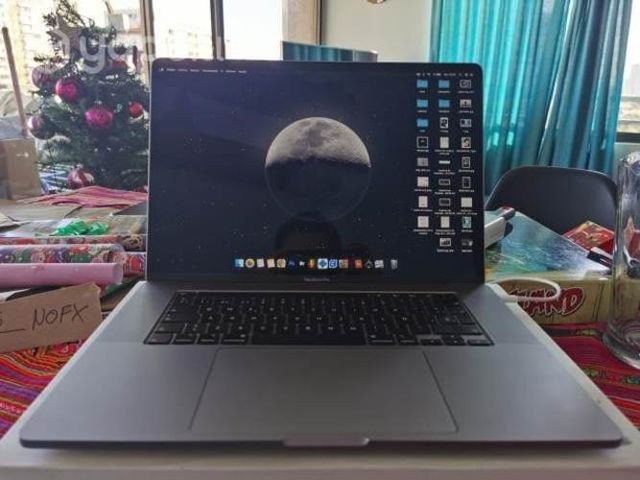 Macbook pro 16&quot; intel core i9 32 gb ram-1tb ssd sp