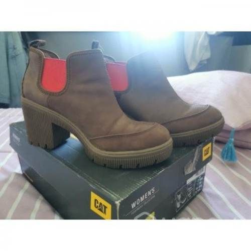 Botines CAT modelo Megs