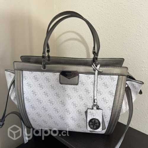 Cartera Guess original blanca/plata usada