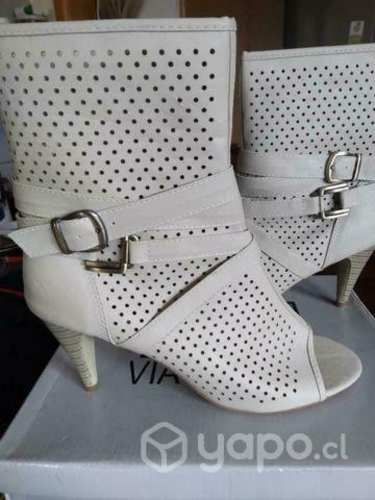 Zapatos nuevos número 39