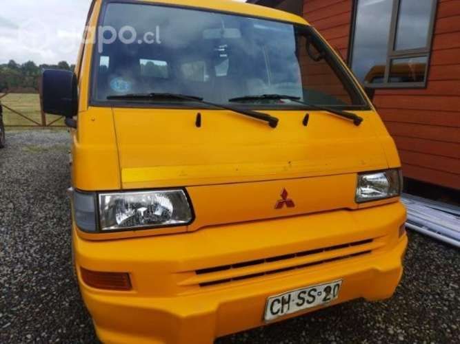 Mitsubishi L300 escolar