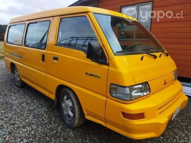 Mitsubishi L300 escolar