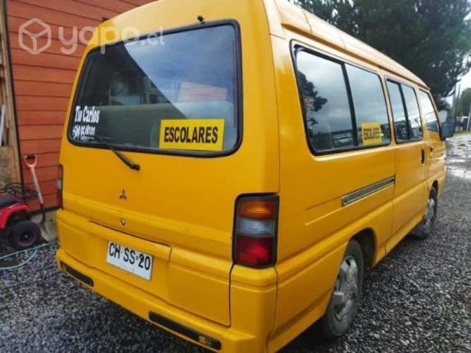 Mitsubishi L300 escolar