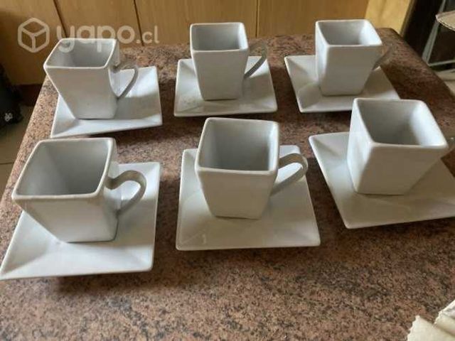 Tazas de Café cuadradas blancas con platillo
