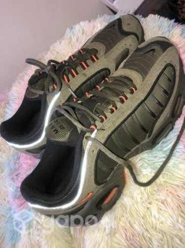 Zapatilla de hombre buen estado