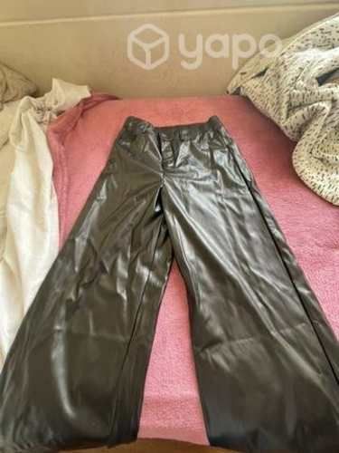 Pantalón eco cuero