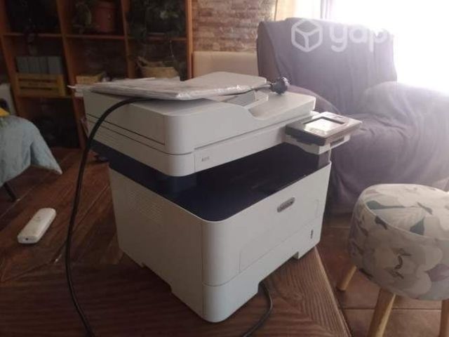 Impresora con escáner xerox B215