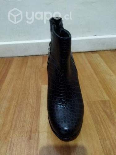 Botines exótica talla 38