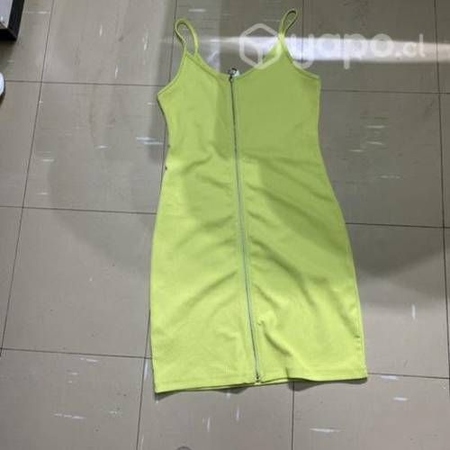 Vestido verde juvenil