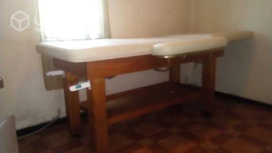 Camilla con base de madera