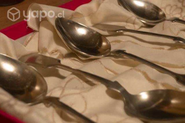 Cucharas soperas de alpaca marca Mademsa antiguas