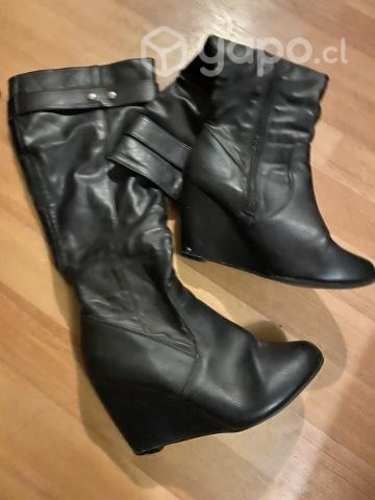 Botas prácticamente nuevas