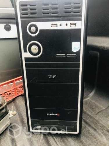 caja y pantalla monitor