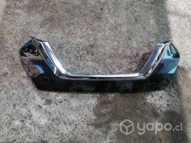 Bisel mascara nissan new versa original