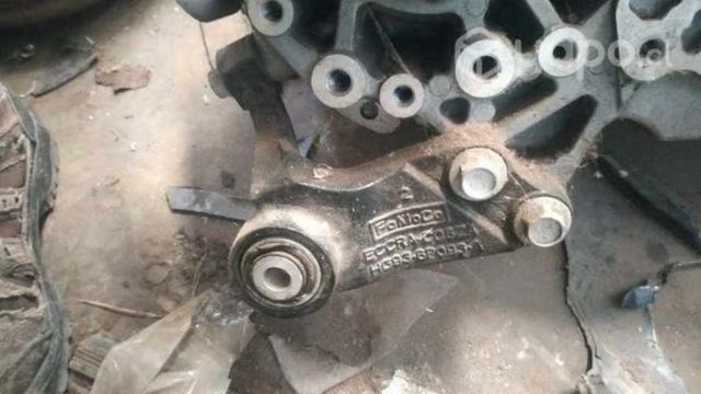 Ford Fusión soporte de caja oscilación motor