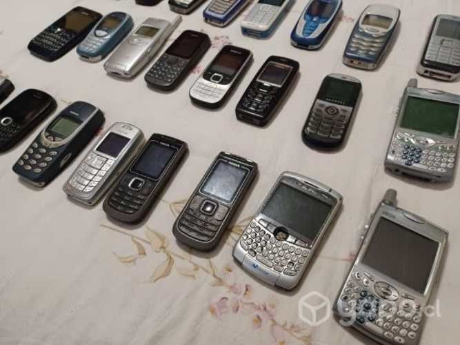 Colección de Celulares Antiguos