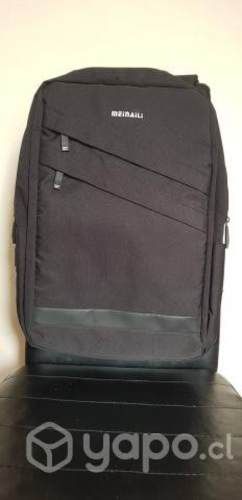 Mochila Meinaili con enchufe para cargar celular d