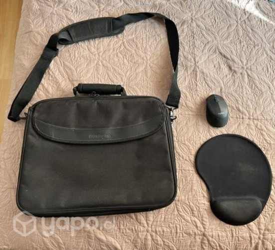 Notebook ASUS con accesorios