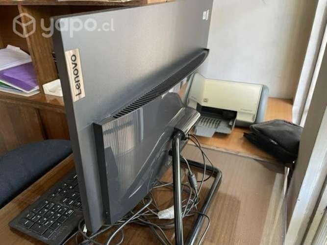 Pc computador all in one Lenovo sin uso completo