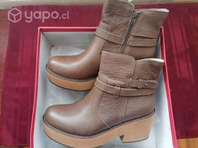 Botínes Bruno Rossi , cuero original