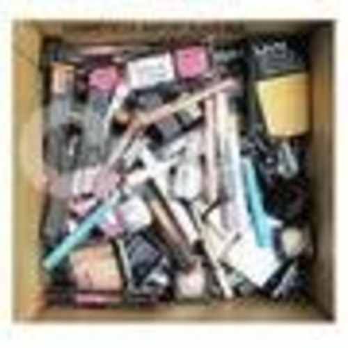 Caja de cosméticos americanos marca nyx