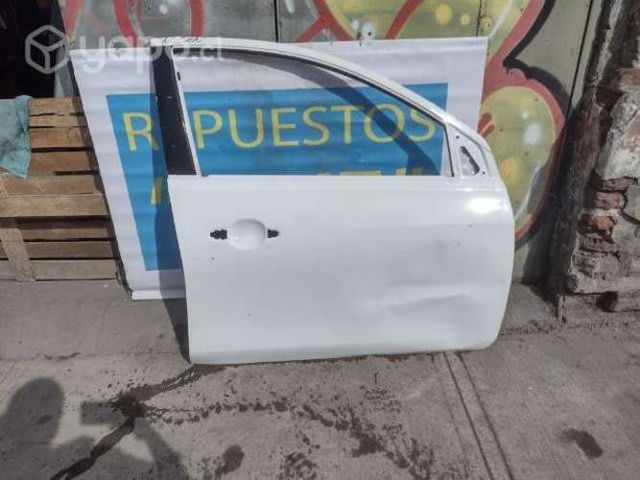 Puerta delantera der Nissan versa 2012-2019