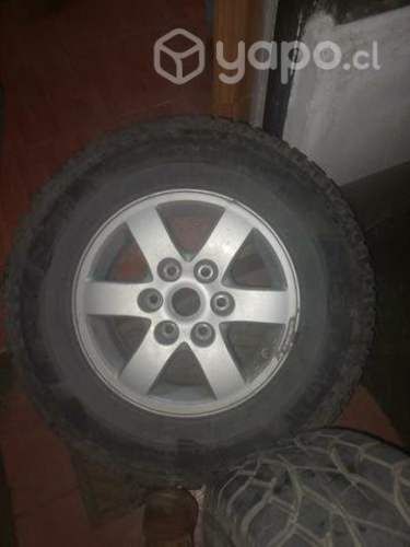 Neumaticos con llanta de montero sport 245/70/r16