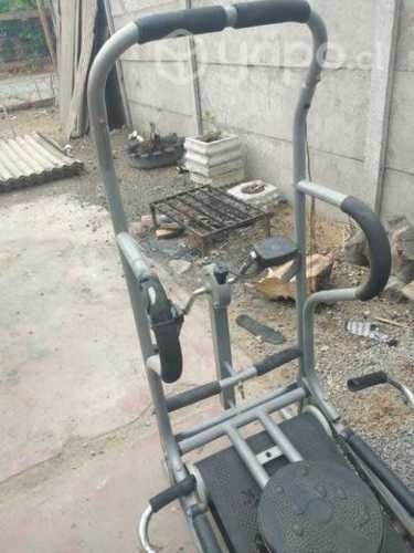Maquina de ejercicio antigua multifuncional
