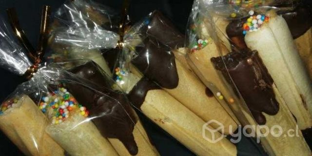 Ponquecitos, magdalenas, galletas, cuchuflis.