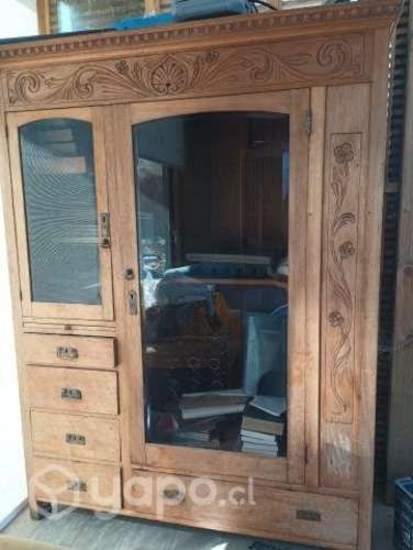 Mueble Vitrina/Bar con vidrios Biselados