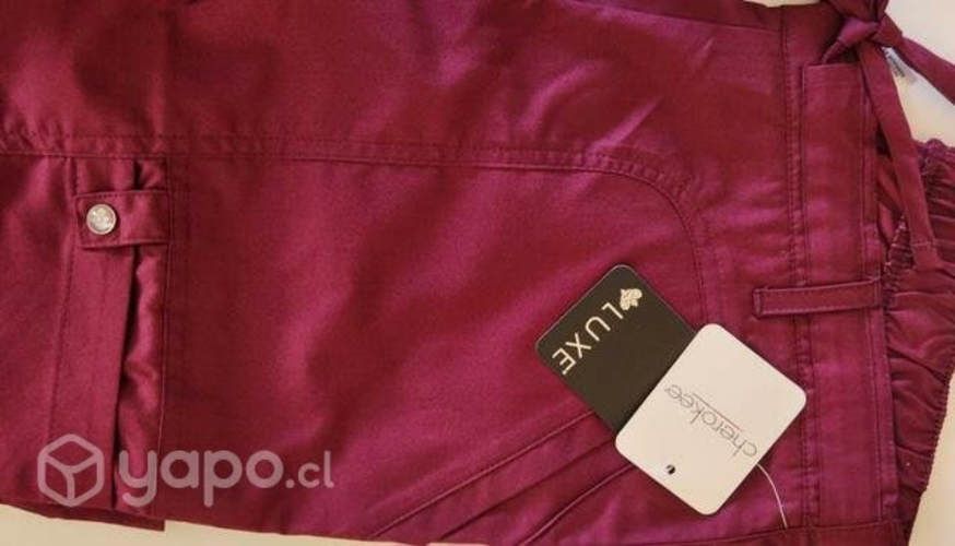 Traje clinico burdeo