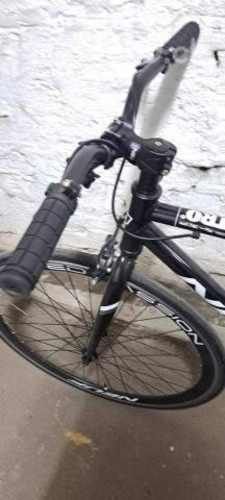 Bicicleta fixie aro 26 + casco + luces