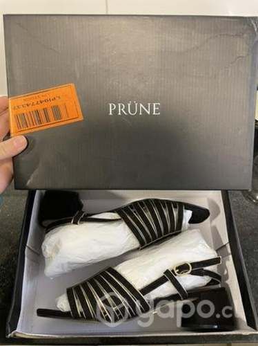 Zapatos prune