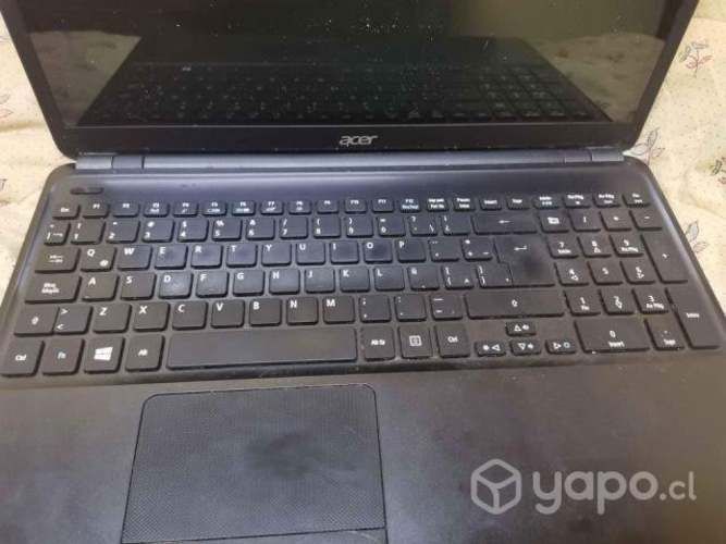 Acer E1 532P 2843 con detalles