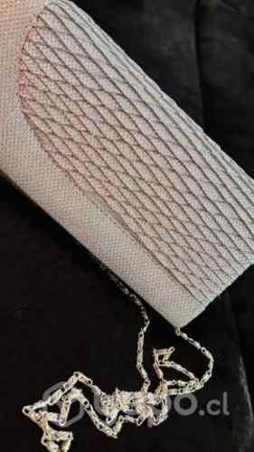 Bolso de mano brilloso, últimas 2 disponibles