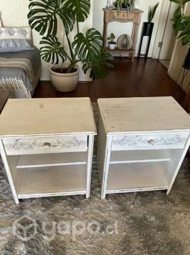 Par de veladores vintage