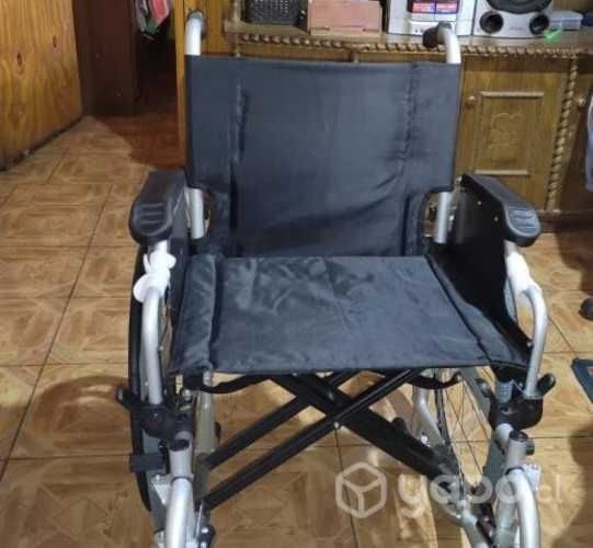 Silla de Ruedas de Aluminio, casi nueva