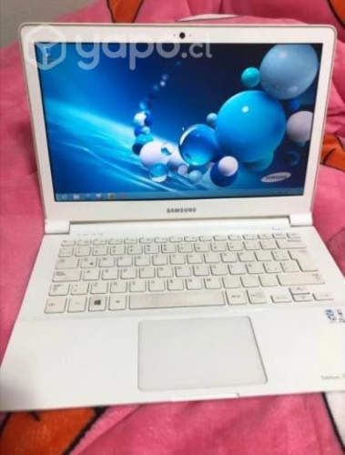 Samsung notebook Modelo NP905S3G