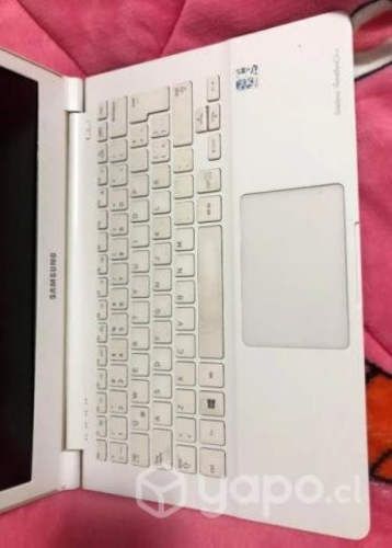 Samsung notebook Modelo NP905S3G