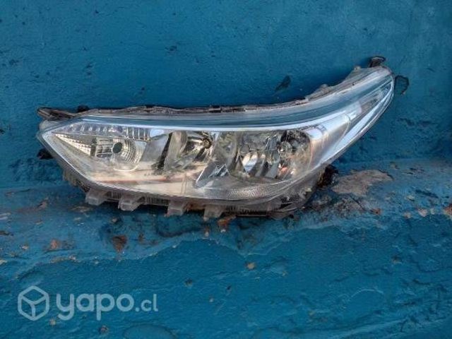 Óptico izq Toyota Yaris sedan 2018-2021