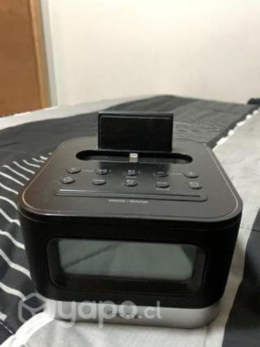 Radio/altavoz con soporte para Iphone
