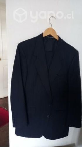 Cuatro ternos talla 50