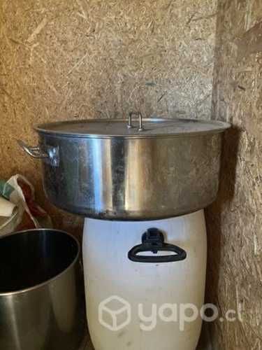 Olla inoxidable grande